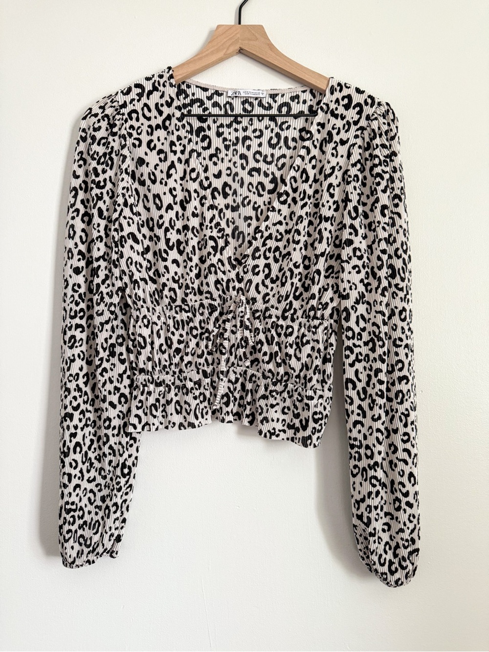 Zara Leopard Print Smocked Peplum Blouse Size Medium - Picture 2 of 5